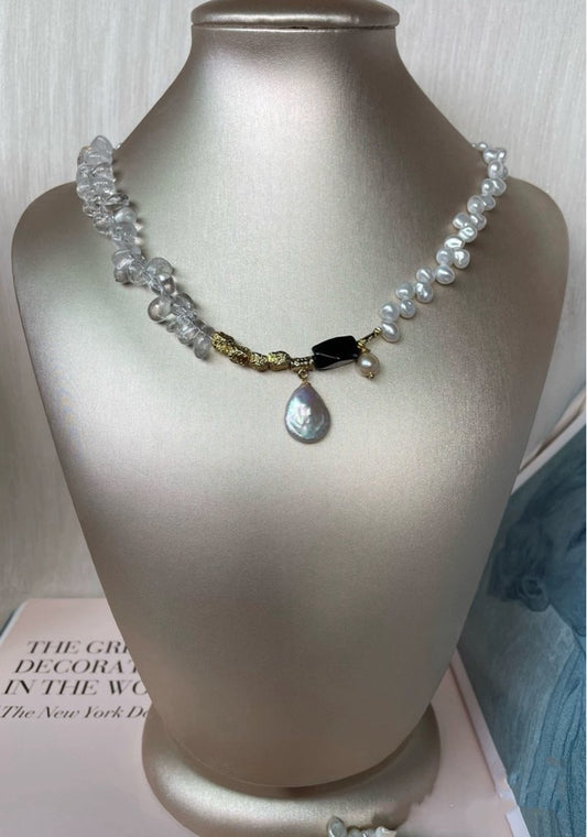 #PN302 Innocent Petal|Freshwater Pearl Necklace | Petal Baroque Pearl |Clear Quartz Chip|Black Agate Freeform |Water-drop Pearl Pendant