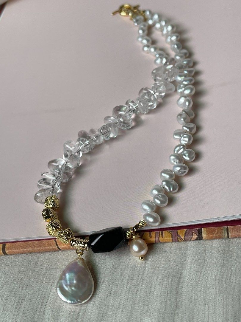 #PN302 Innocent Petal|Freshwater Pearl Necklace | Petal Baroque Pearl |Clear Quartz Chip|Black Agate Freeform |Water-drop Pearl Pendant