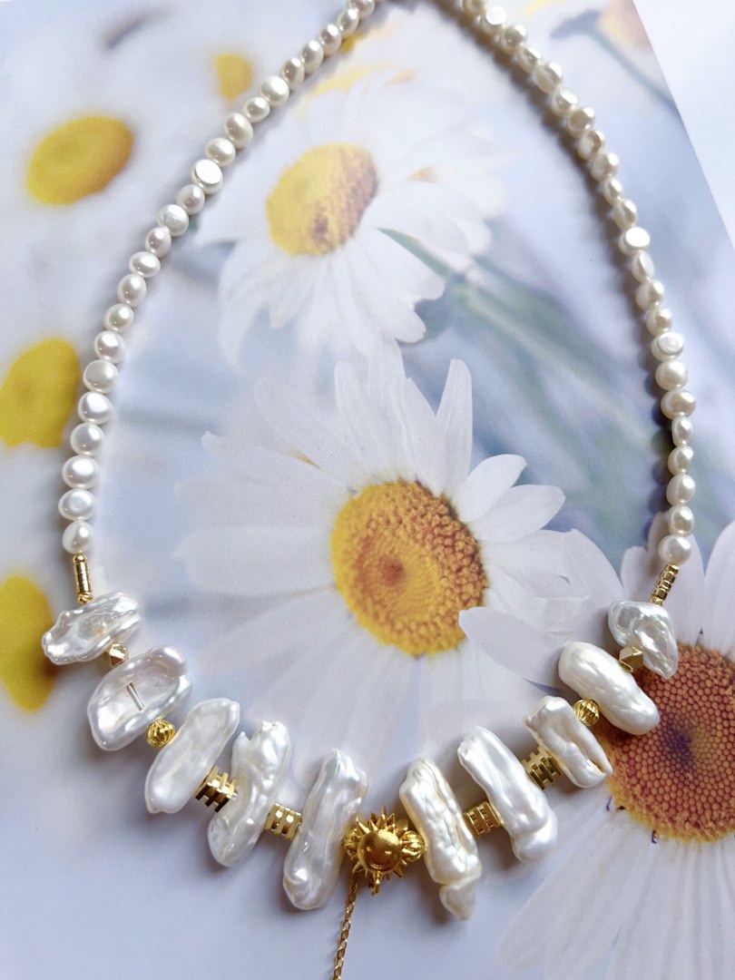 #PN384 [Sale][Floral Series] Handmade Original Design Freshwater Pearl Necklace |White “Lute” Shaped Baroque Pearl |”Sun & Dripping Petal” Pendant