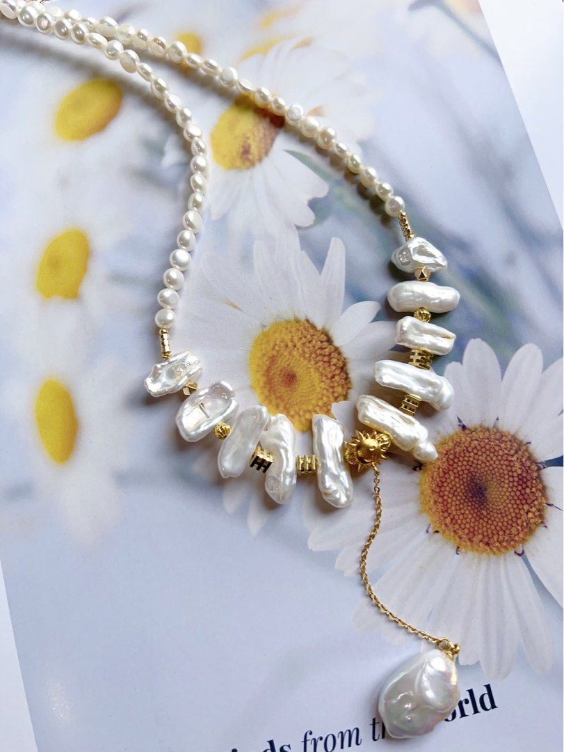 #PN384 [Sale][Floral Series] Handmade Original Design Freshwater Pearl Necklace |White “Lute” Shaped Baroque Pearl |”Sun & Dripping Petal” Pendant