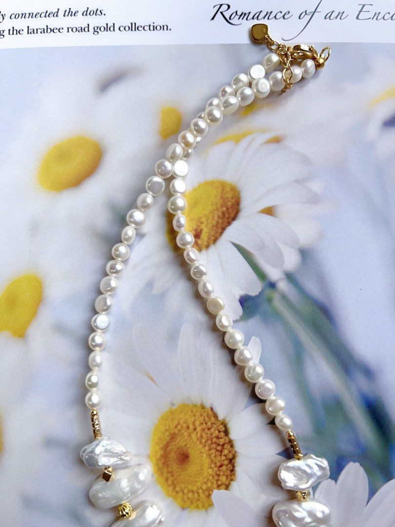 #PN384 [Sale][Floral Series] Handmade Original Design Freshwater Pearl Necklace |White “Lute” Shaped Baroque Pearl |”Sun & Dripping Petal” Pendant