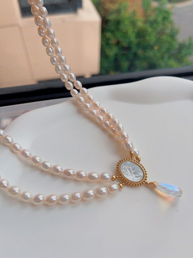 #PN123 [Clearance Sale] Double-layered Freshwater Pearl Necklace |Sea Shell Queen Portrait Charm|India Quartz Pendant