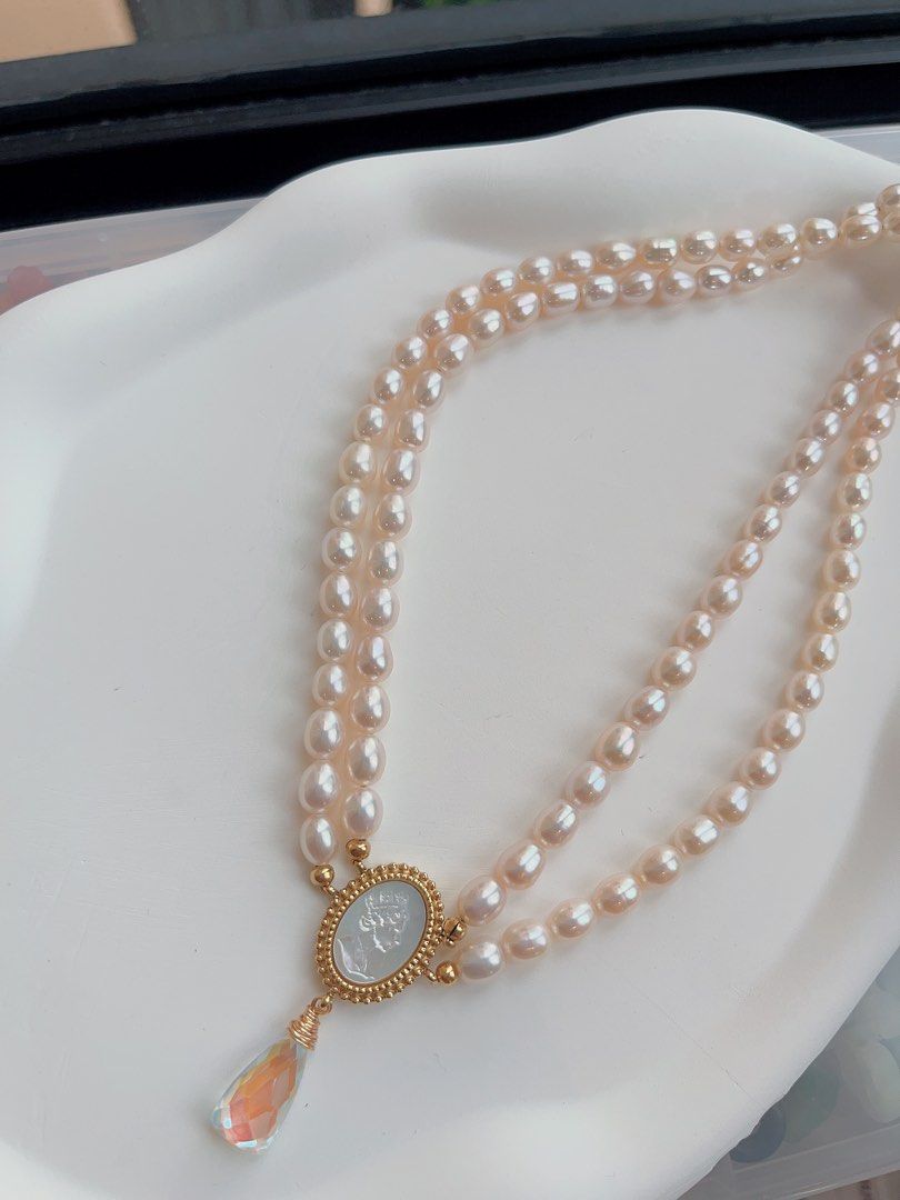 #PN123 [Clearance Sale] Double-layered Freshwater Pearl Necklace |Sea Shell Queen Portrait Charm|India Quartz Pendant