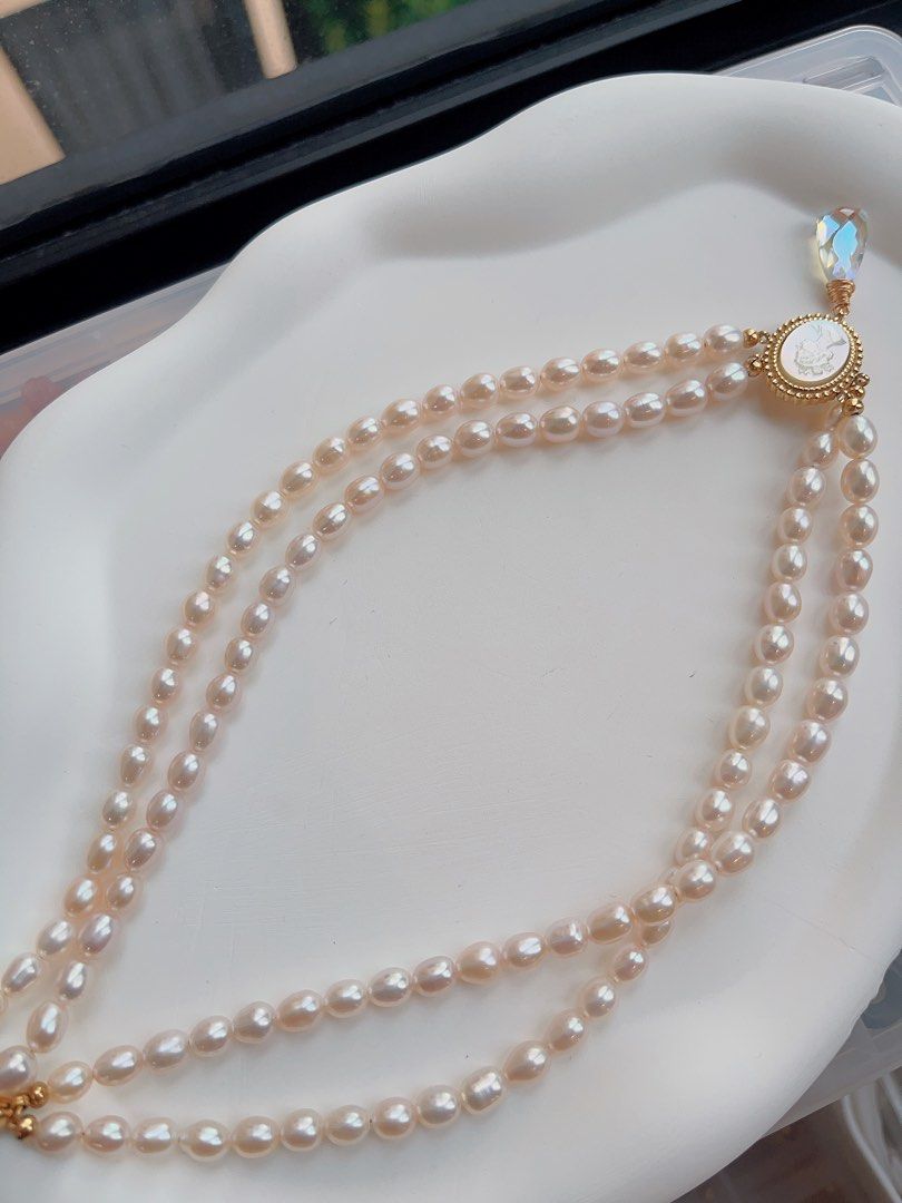 #PN123 [Clearance Sale] Double-layered Freshwater Pearl Necklace |Sea Shell Queen Portrait Charm|India Quartz Pendant