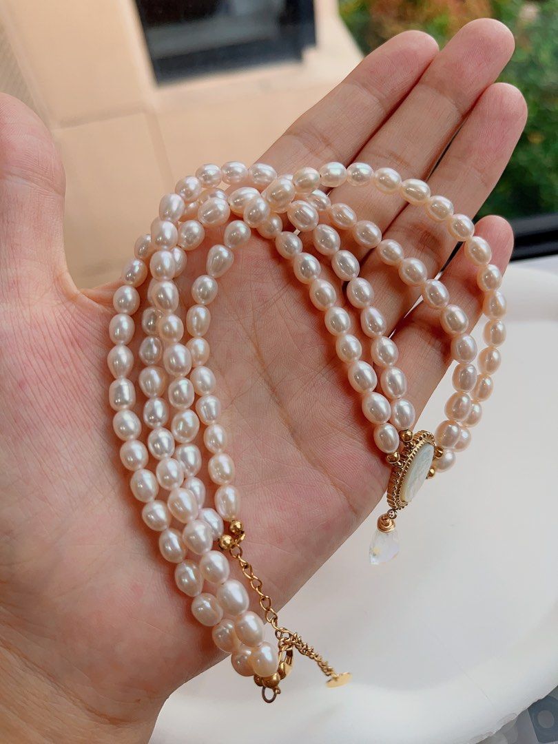 #PN123 [Clearance Sale] Double-layered Freshwater Pearl Necklace |Sea Shell Queen Portrait Charm|India Quartz Pendant