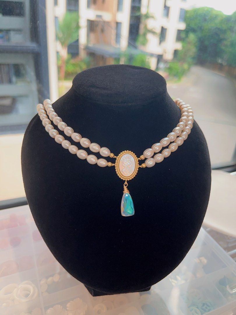 #PN123 [Clearance Sale] Double-layered Freshwater Pearl Necklace |Sea Shell Queen Portrait Charm|India Quartz Pendant