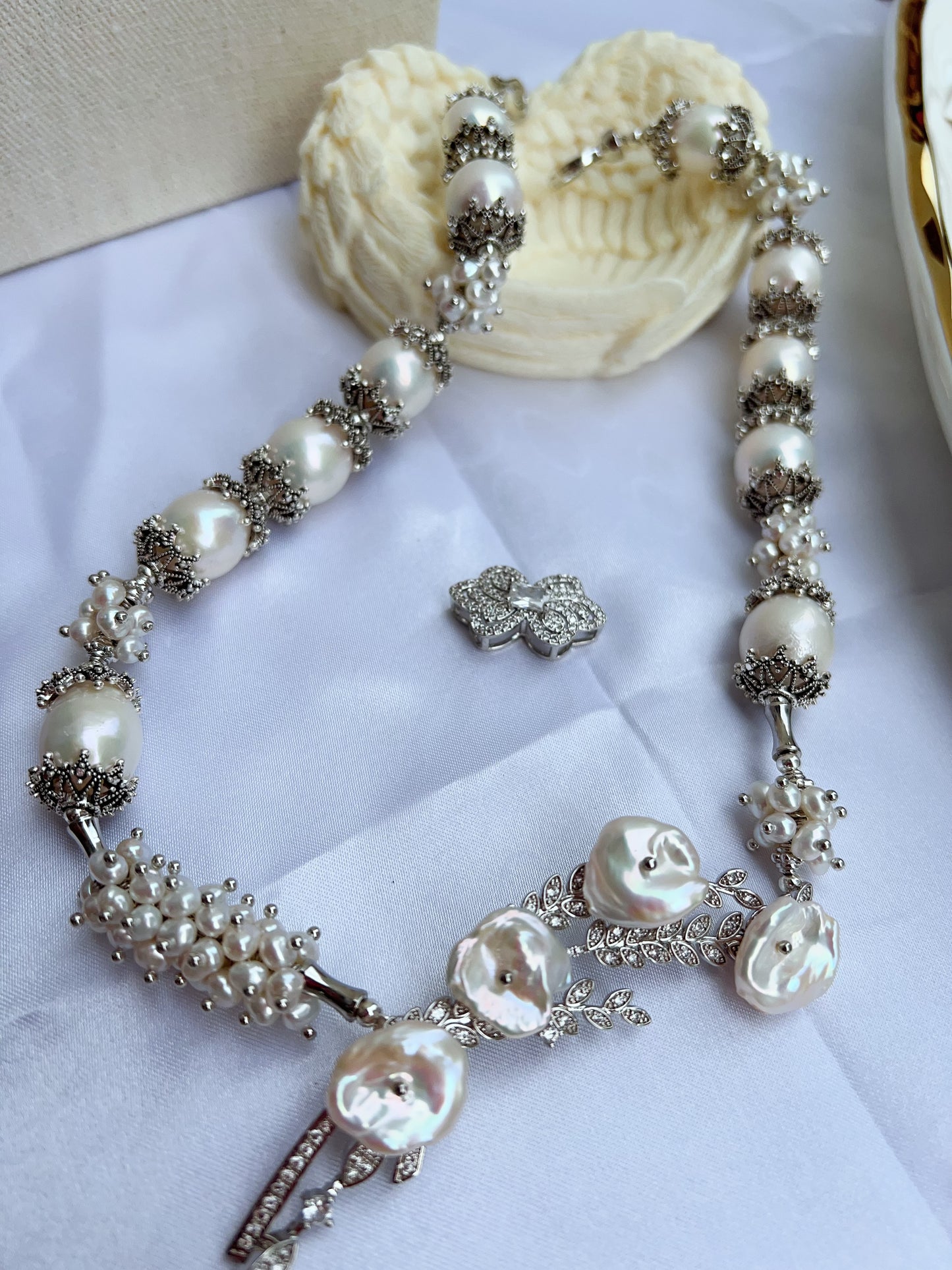 #PN1213 [Floral Series] freshwater pearl necklace big tree branch petal-on-pearl silver lustre big fishtail baroque one of a kind 13mm+ baroque