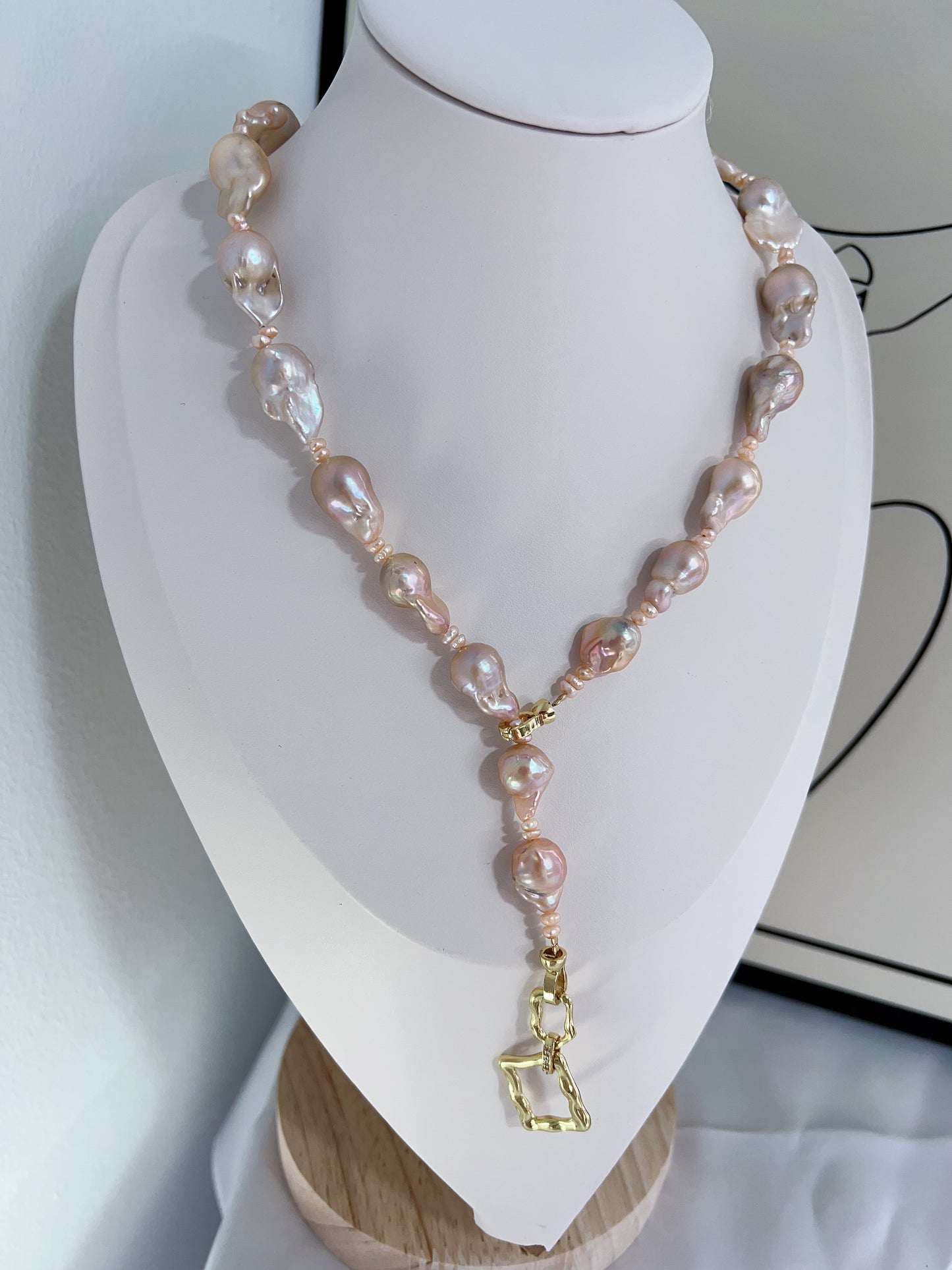 #PN1233 freshwater pearl necklace golden champagne lustre small-medium fishtail baroque smooth natural flaws value gem