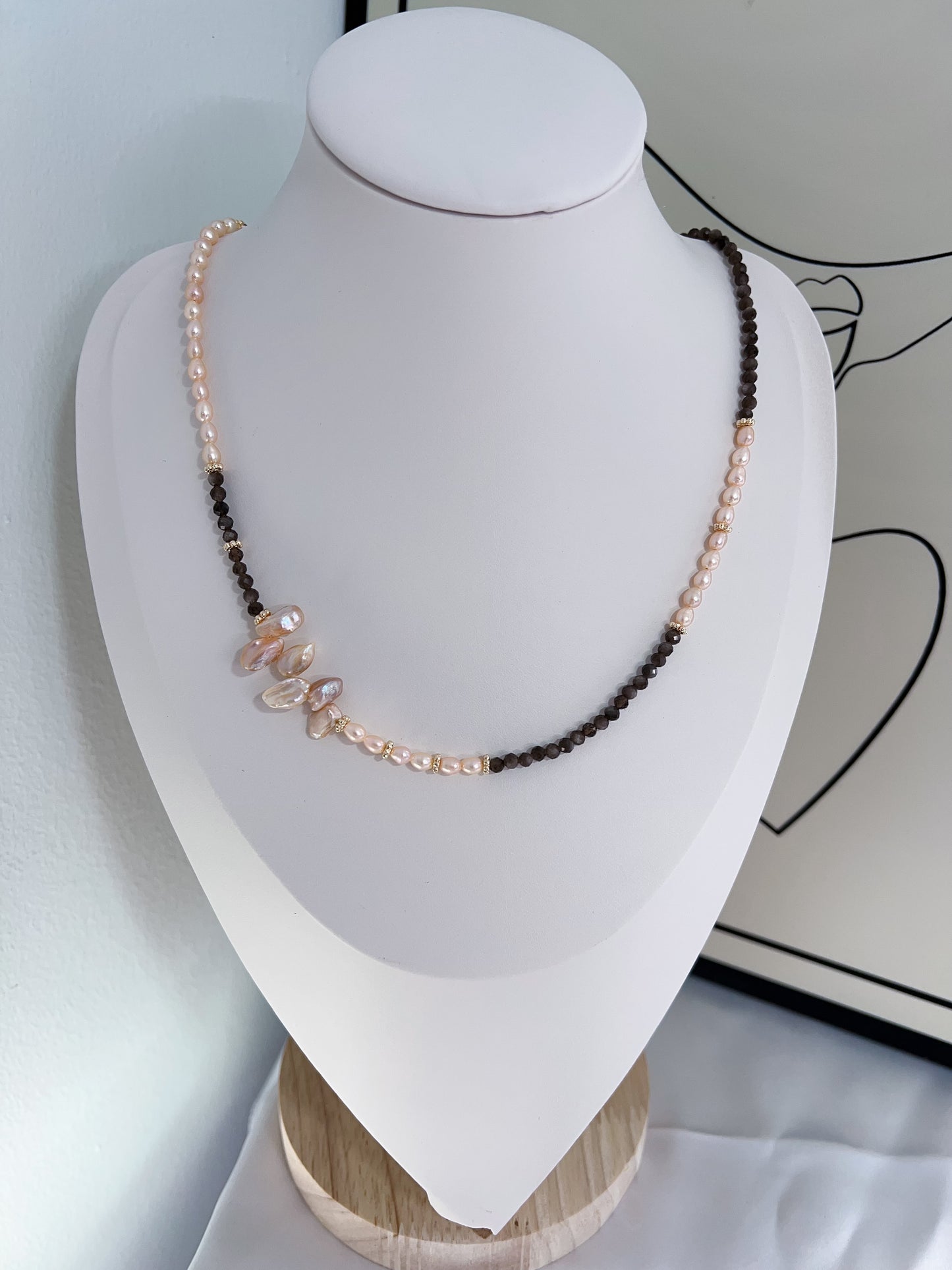 #PN1242 freshwater pearl necklace light gold rice pearl black spinel faceted lace design long petal pearl