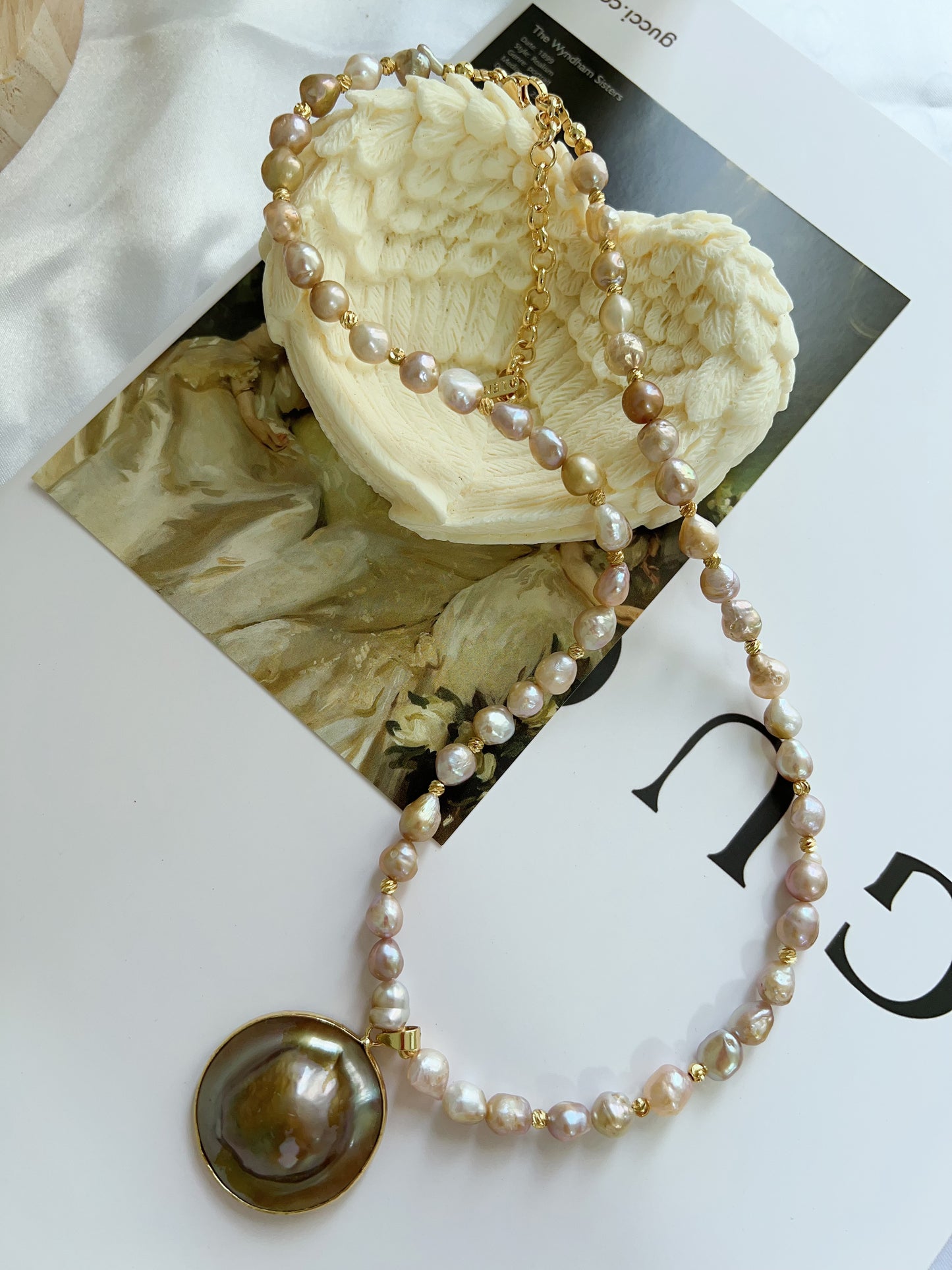 #PN1236 freshwater pearl necklace short version of ocean's heart Mabe pearl golden-green lustre rare