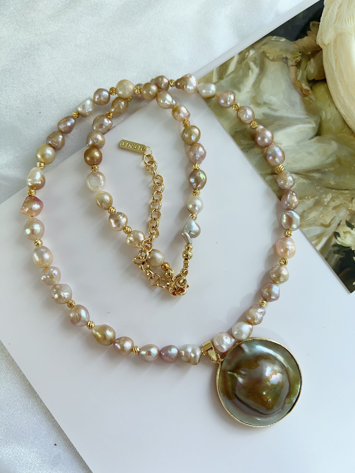 #PN1236 freshwater pearl necklace short version of ocean's heart Mabe pearl golden-green lustre rare