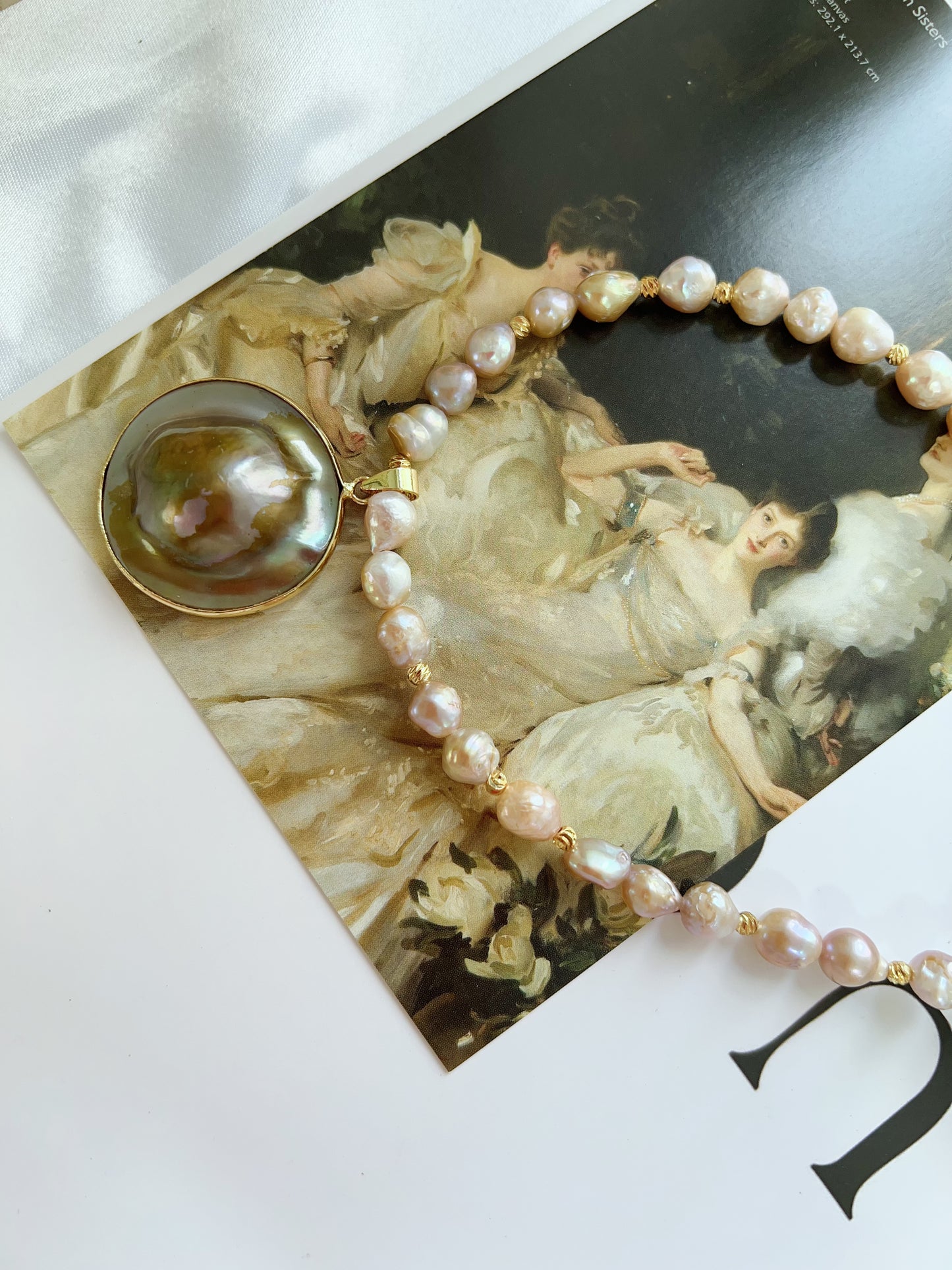 #PN1236 freshwater pearl necklace short version of ocean's heart Mabe pearl golden-green lustre rare