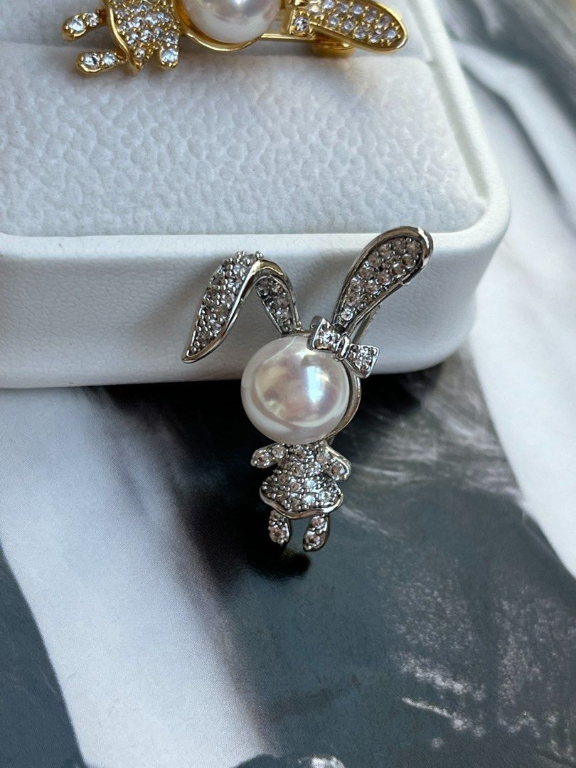 Freshwater Pearl Adorable Rabbit Brooch