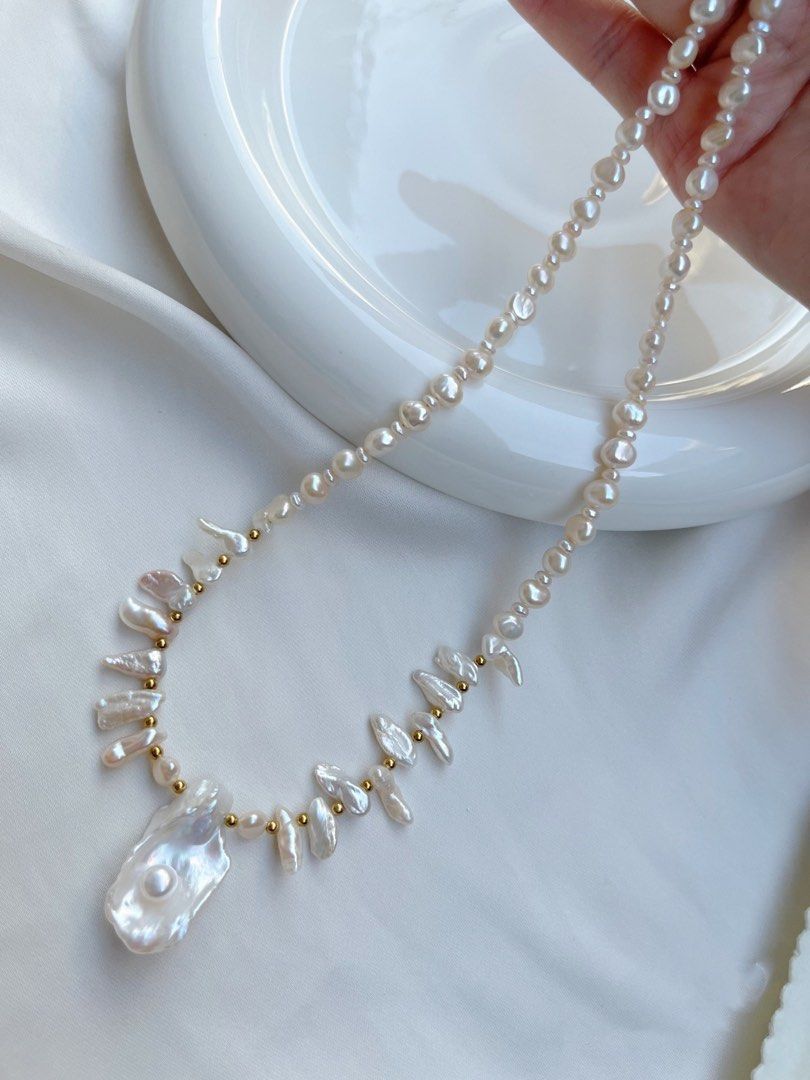 #PN568 Genuine Freshwater Baroque Pearl Necklace |”Pearl in Shell” Design Pendant