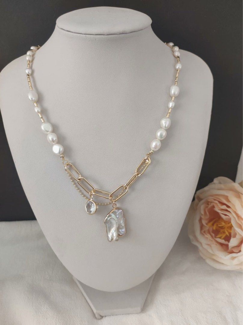 #PN515 [Clearance Sale] Golden White|Freshwater Pearl Necklace |Baroque Pearl |Big Pendant with Golden Frame|Zircon on Chain|Great Lustre