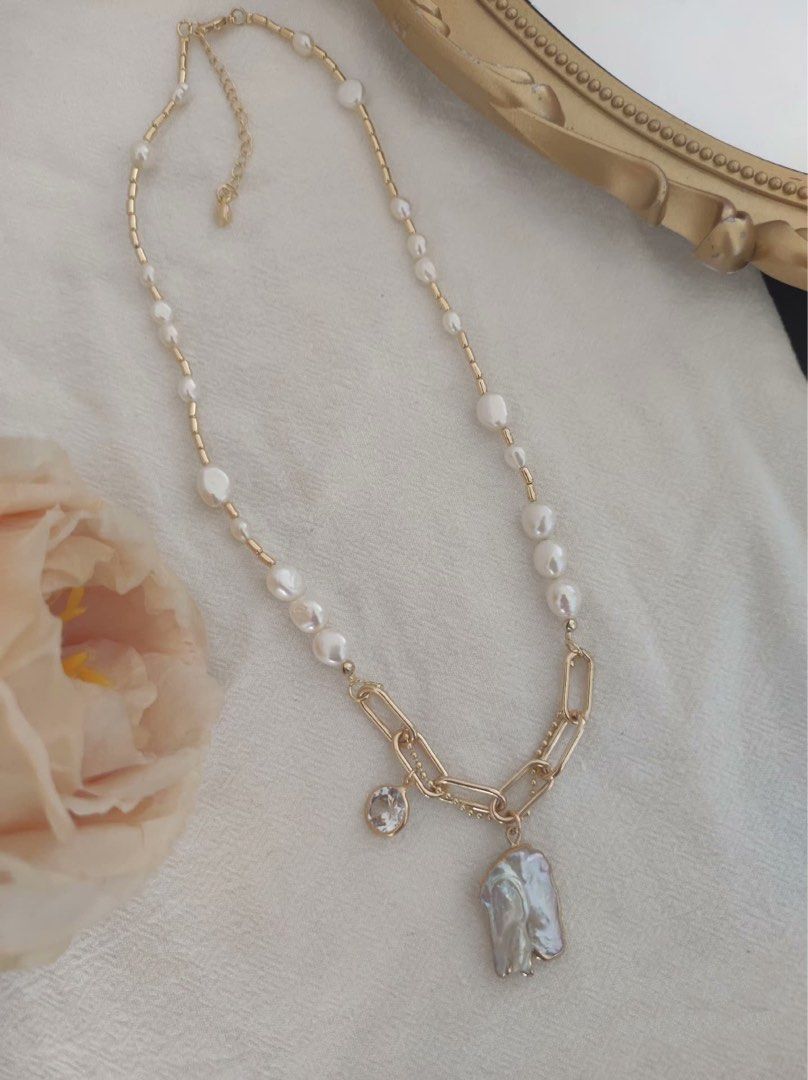 #PN515 [Clearance Sale] Golden White|Freshwater Pearl Necklace |Baroque Pearl |Big Pendant with Golden Frame|Zircon on Chain|Great Lustre