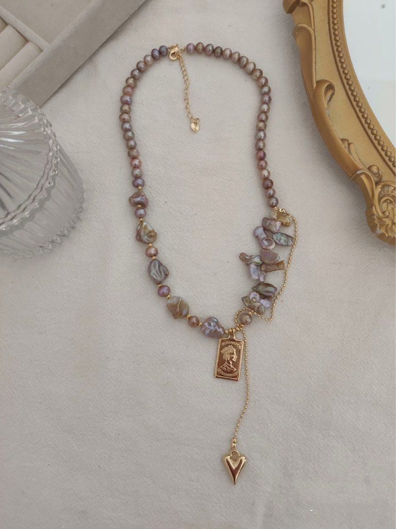 #PN520 [Clearance Sale] Heart on Plate|Freshwater Pearl Necklace |Lute Shaped Pearl |Irregular Baroque Pearl |Dark Golden-ish Purple |Dripping Heart