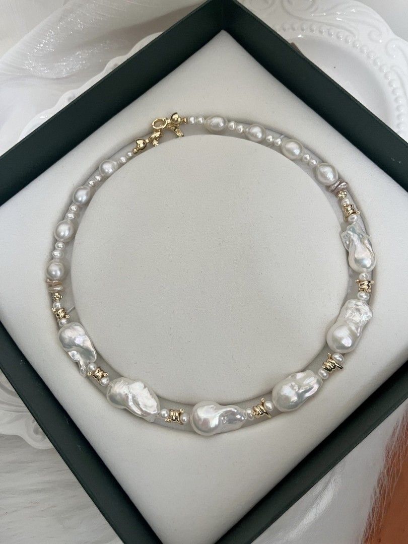 #PN1072 Freshwater Pearl Necklace| Snowflake White| Lustrous Fishtail Baroque Pearl| Snake 🐍 Clasp| Layered Petals| 45.5cm| Christmas Gift 🎁