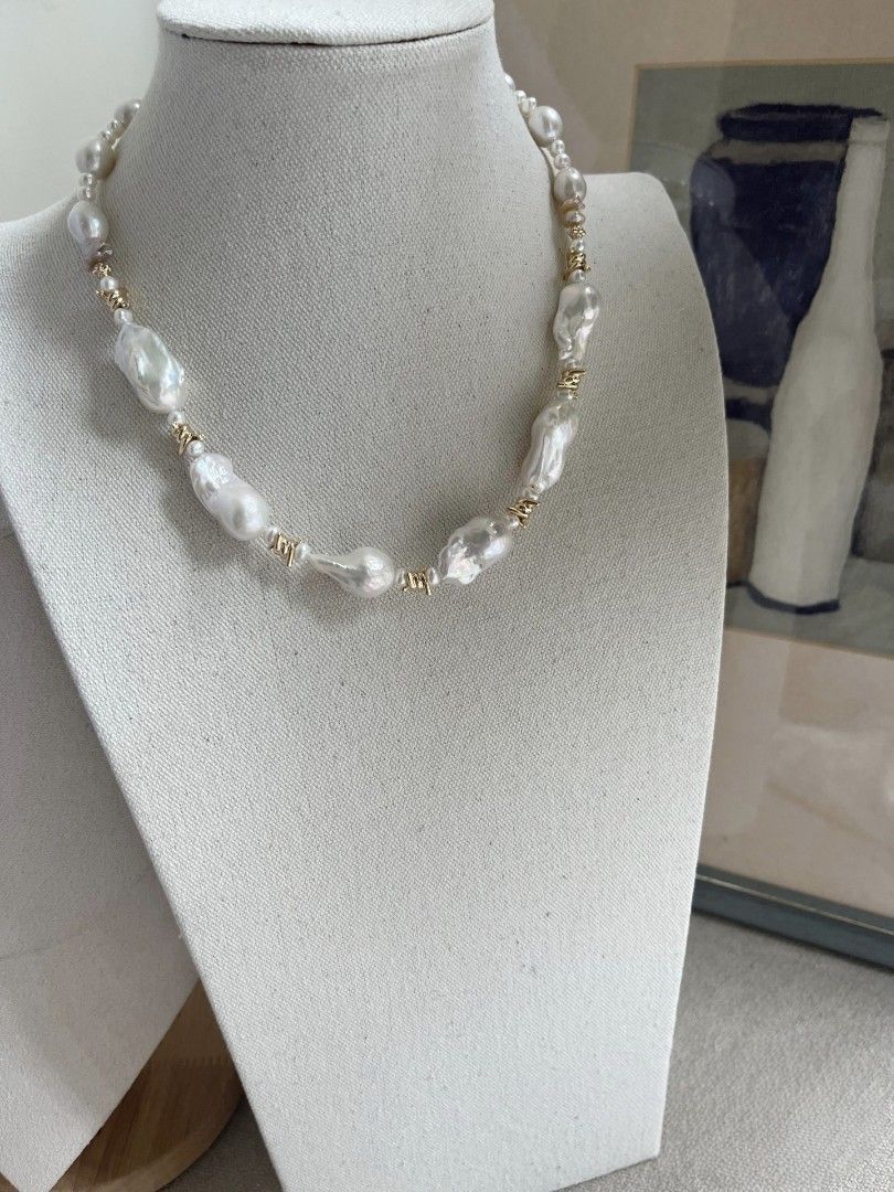 #PN1072 Freshwater Pearl Necklace| Snowflake White| Lustrous Fishtail Baroque Pearl| Snake 🐍 Clasp| Layered Petals| 45.5cm| Christmas Gift 🎁