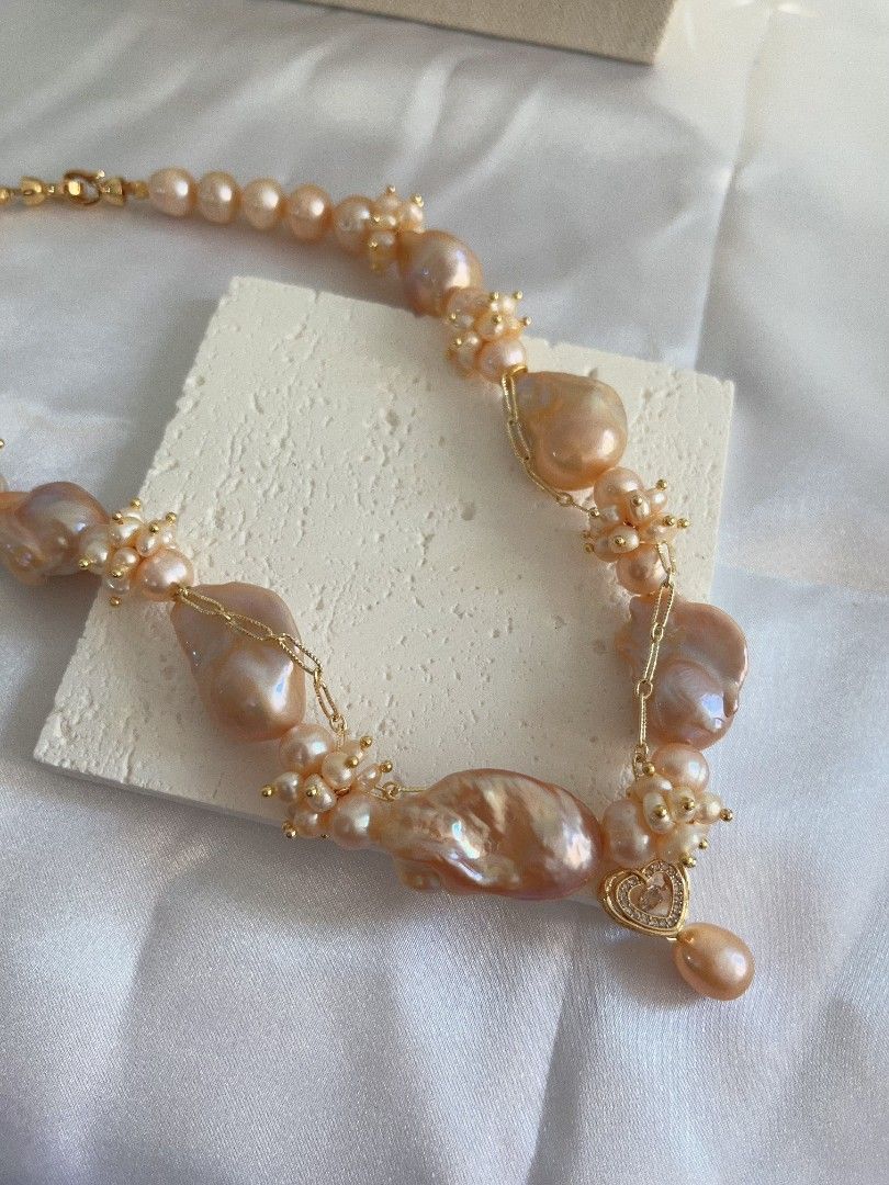 #PN1113 [Floral Series] 45cm Freshwater Pearl Necklace| Golden Rose| Chain Design| Heart Clasp| Lustrous| You Are Special| 24mm-30mm Big Fishtail Baroque Pearl|9mm-11mm Champagne Baroque Pearl with Growth Lines