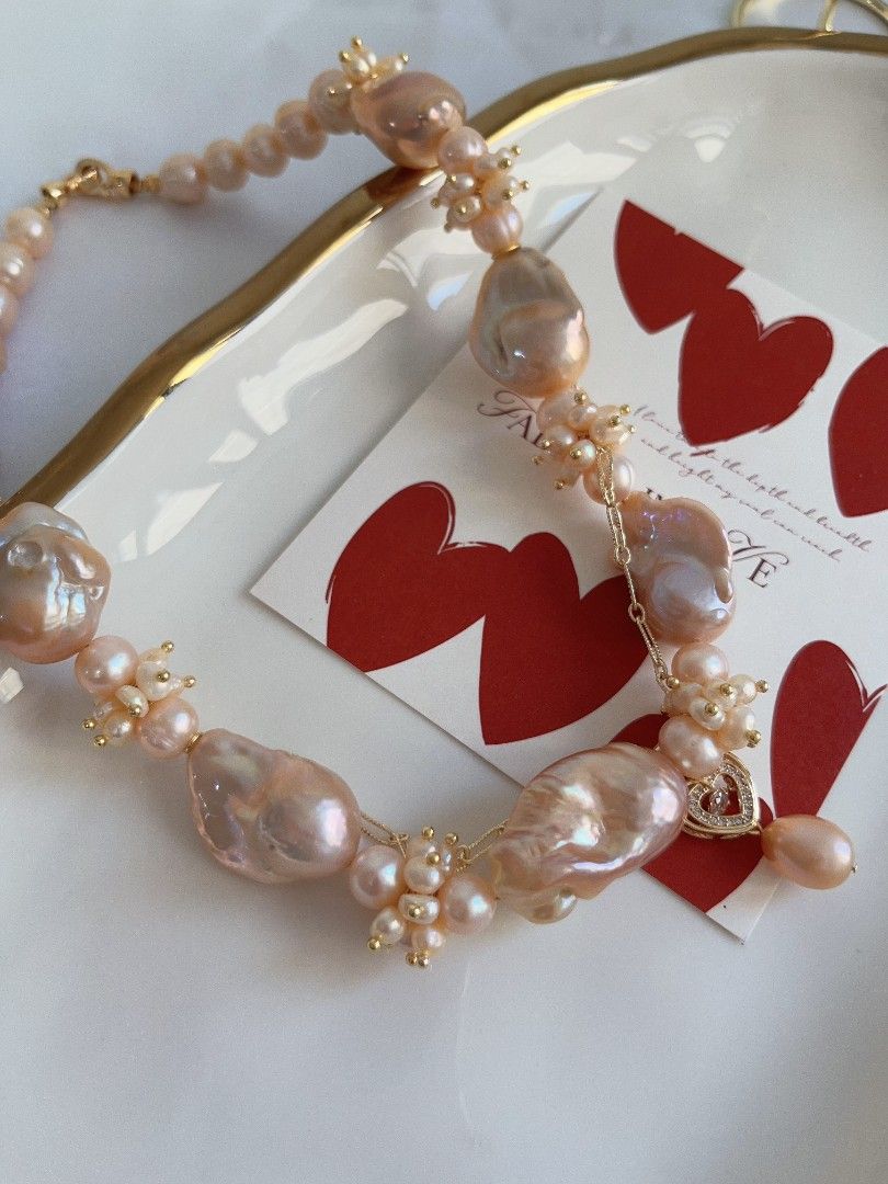#PN1113 [Floral Series] 45cm Freshwater Pearl Necklace| Golden Rose| Chain Design| Heart Clasp| Lustrous| You Are Special| 24mm-30mm Big Fishtail Baroque Pearl|9mm-11mm Champagne Baroque Pearl with Growth Lines