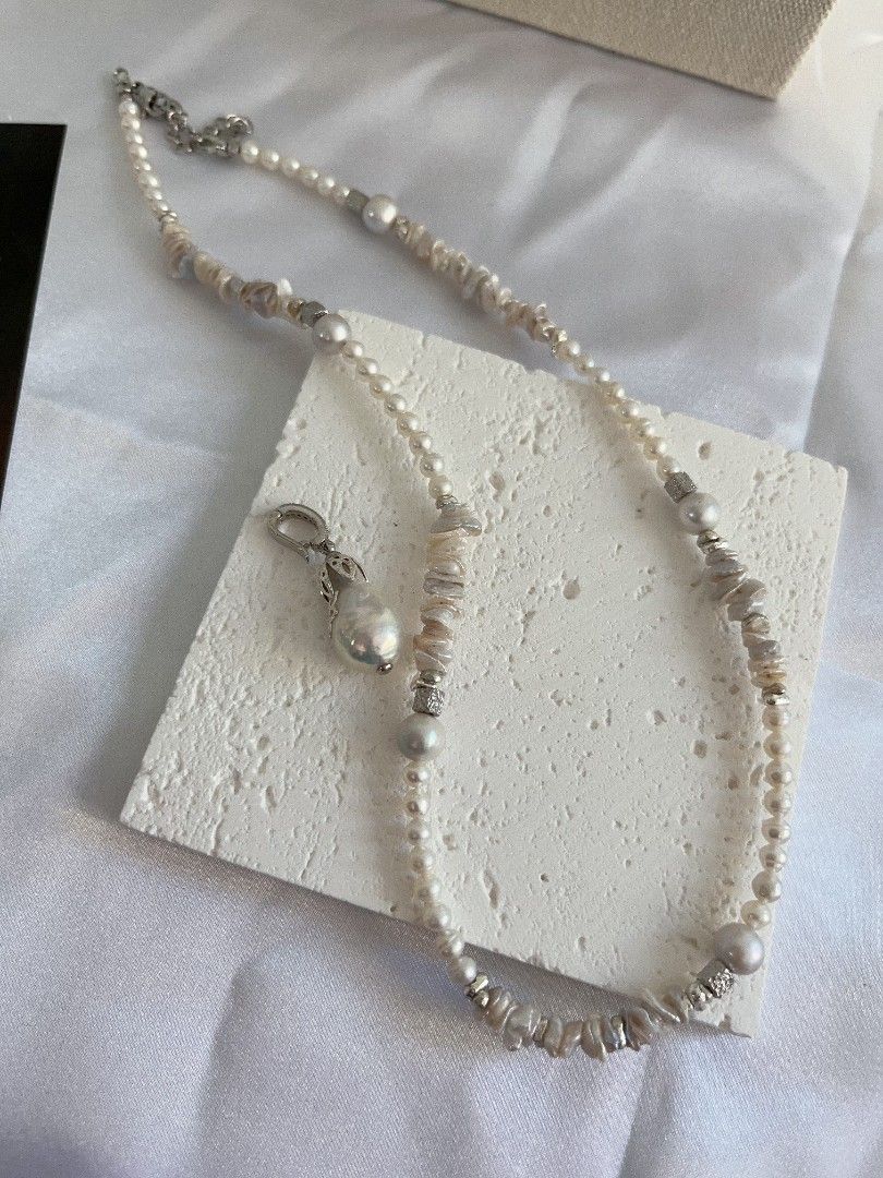 #PN1118 Freshwater Pearl Necklace| 43+5cm| 5-6mm Layered Petals| Silver Lustre| Detachable Rock Sugar Pendant 21mm| Popular Design