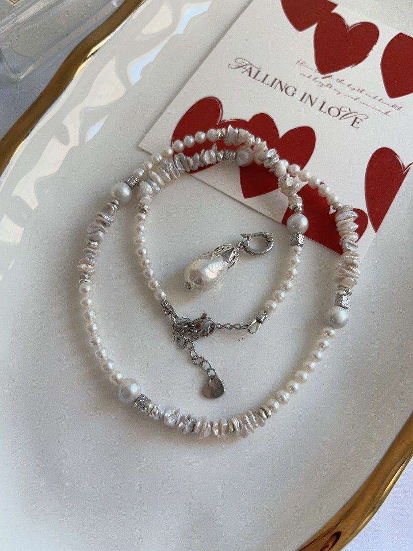 #PN1118 Freshwater Pearl Necklace| 43+5cm| 5-6mm Layered Petals| Silver Lustre| Detachable Rock Sugar Pendant 21mm| Popular Design