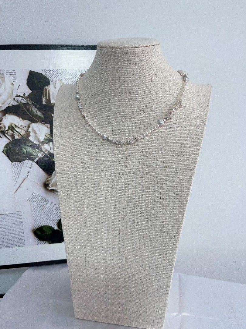 #PN1118 Freshwater Pearl Necklace| 43+5cm| 5-6mm Layered Petals| Silver Lustre| Detachable Rock Sugar Pendant 21mm| Popular Design