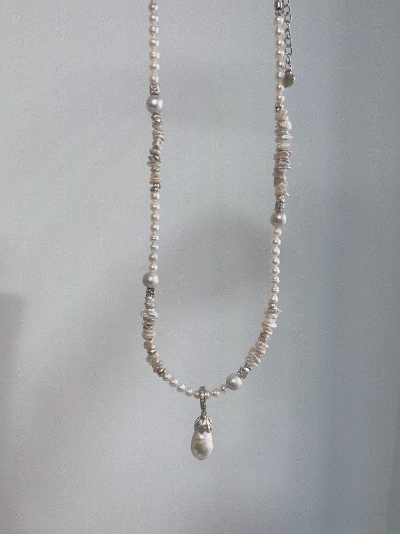 #PN1118 Freshwater Pearl Necklace| 43+5cm| 5-6mm Layered Petals| Silver Lustre| Detachable Rock Sugar Pendant 21mm| Popular Design