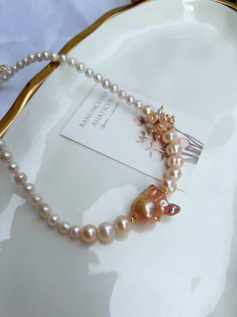 #PN1157 [Floral Series] Freshwater Pearl Necklace| 40+5cm| Floral Design| Gradient Color| Simplicity with Style| Lustrous Fishtail Baroque Pearl with Cute Little Horns