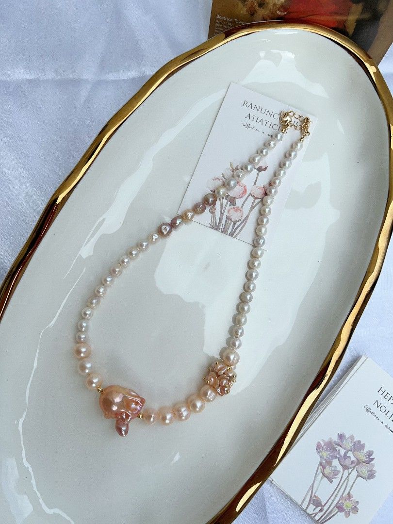 #PN1157 [Floral Series] Freshwater Pearl Necklace| 40+5cm| Floral Design| Gradient Color| Simplicity with Style| Lustrous Fishtail Baroque Pearl with Cute Little Horns