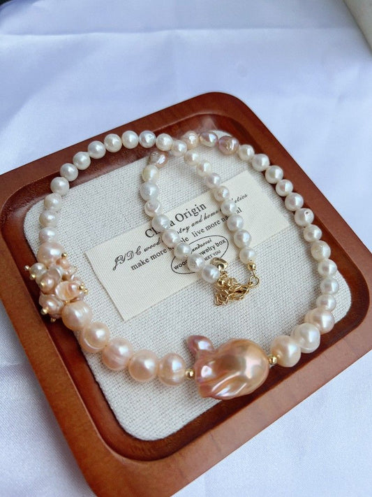 #PN1157 [Floral Series] Freshwater Pearl Necklace| 40+5cm| Floral Design| Gradient Color| Simplicity with Style| Lustrous Fishtail Baroque Pearl with Cute Little Horns