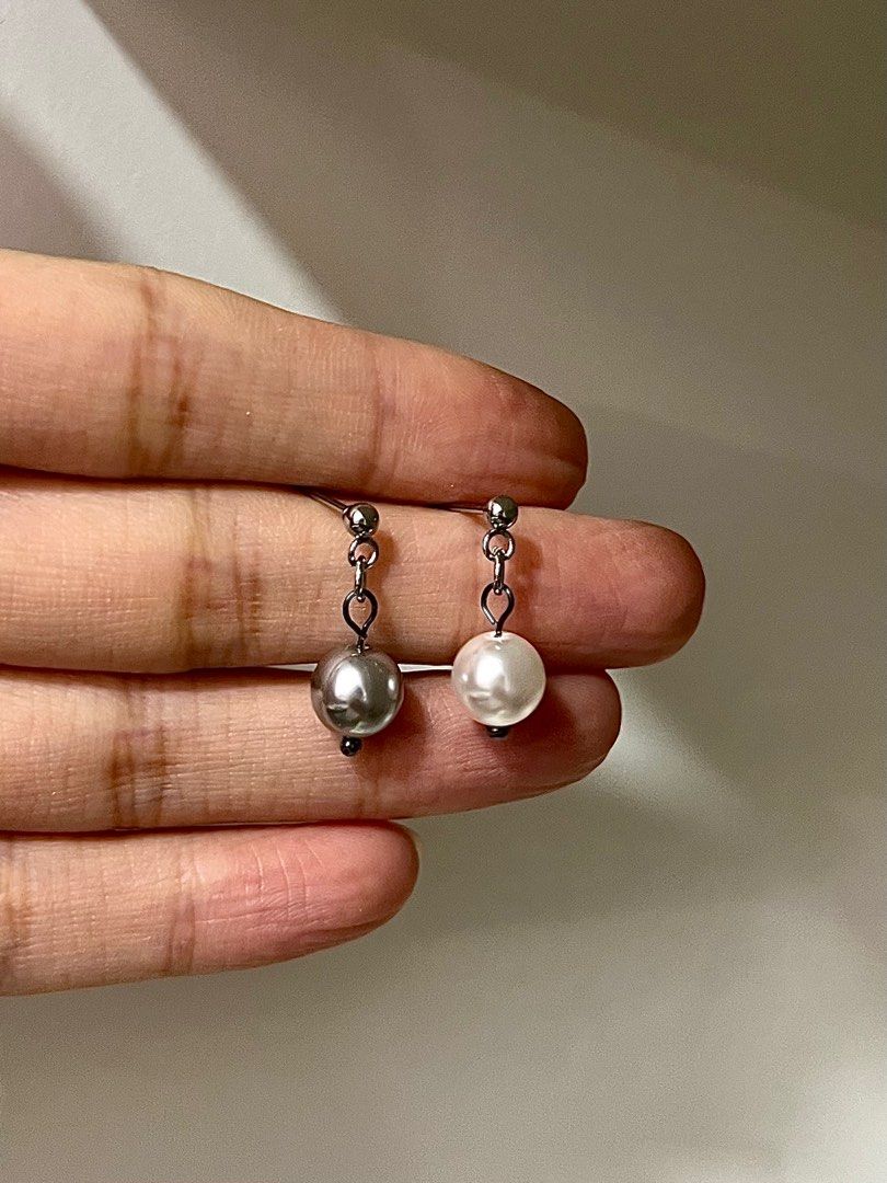 #PN666 Swarovski Artificial Pearl Necklace & Earrings Set | White & Light Grey Pearl| Elegant