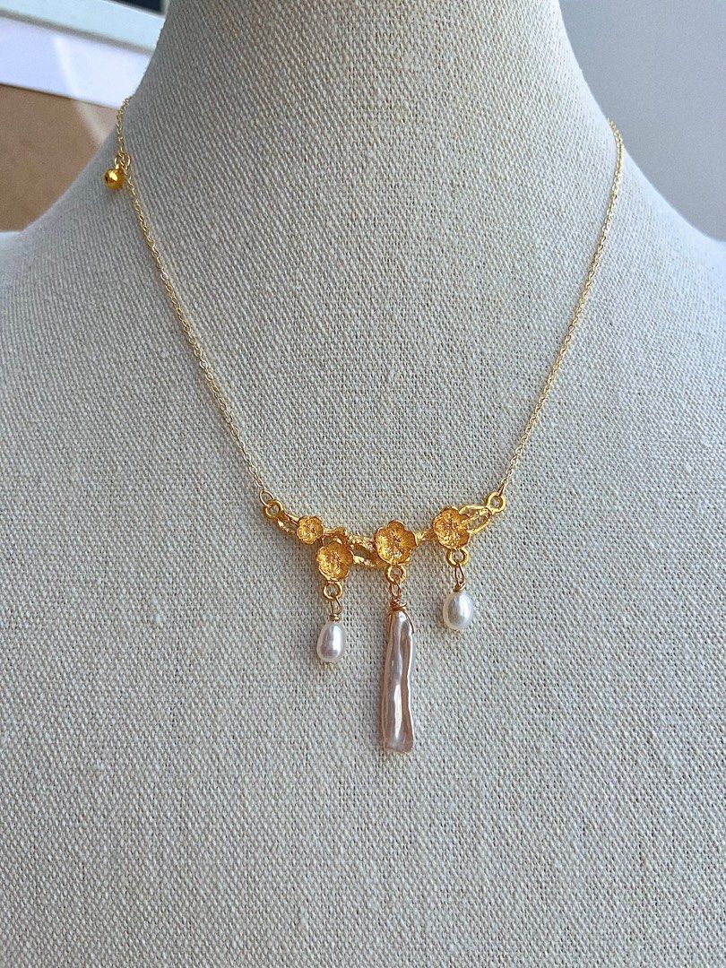 #PN678 Traditional Style |Flower on Branch Design| Freshwater Pearl Necklace | Natural Stone| Lute Shaped| Rice Lustrous Pearl