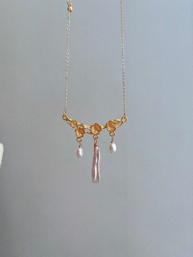 #PN678 Traditional Style |Flower on Branch Design| Freshwater Pearl Necklace | Natural Stone| Lute Shaped| Rice Lustrous Pearl