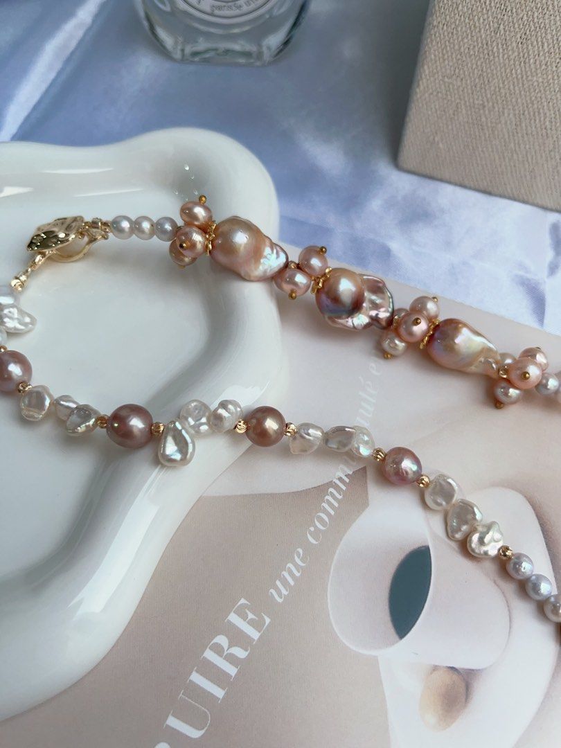 #PN720 [Floral Series] Freshwater Pearl Necklace | Removable Pendant | Wear At Any Length | Lustrous Fishtail Baroque | Avocado Pendant | 56cm Long| Multiple Wear| I Got Styles