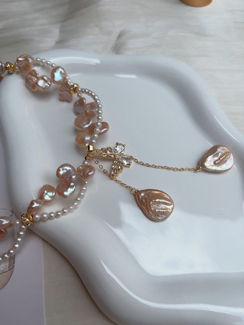 #PN940 Freshwater Pearl Necklace | Flying Butterfly 🦋 | Light Champagne Gold Lustre| Petals & Laces| 3mm Baby Pearl | Dangling 💧 Waterdrop | Sophisticated, Chic