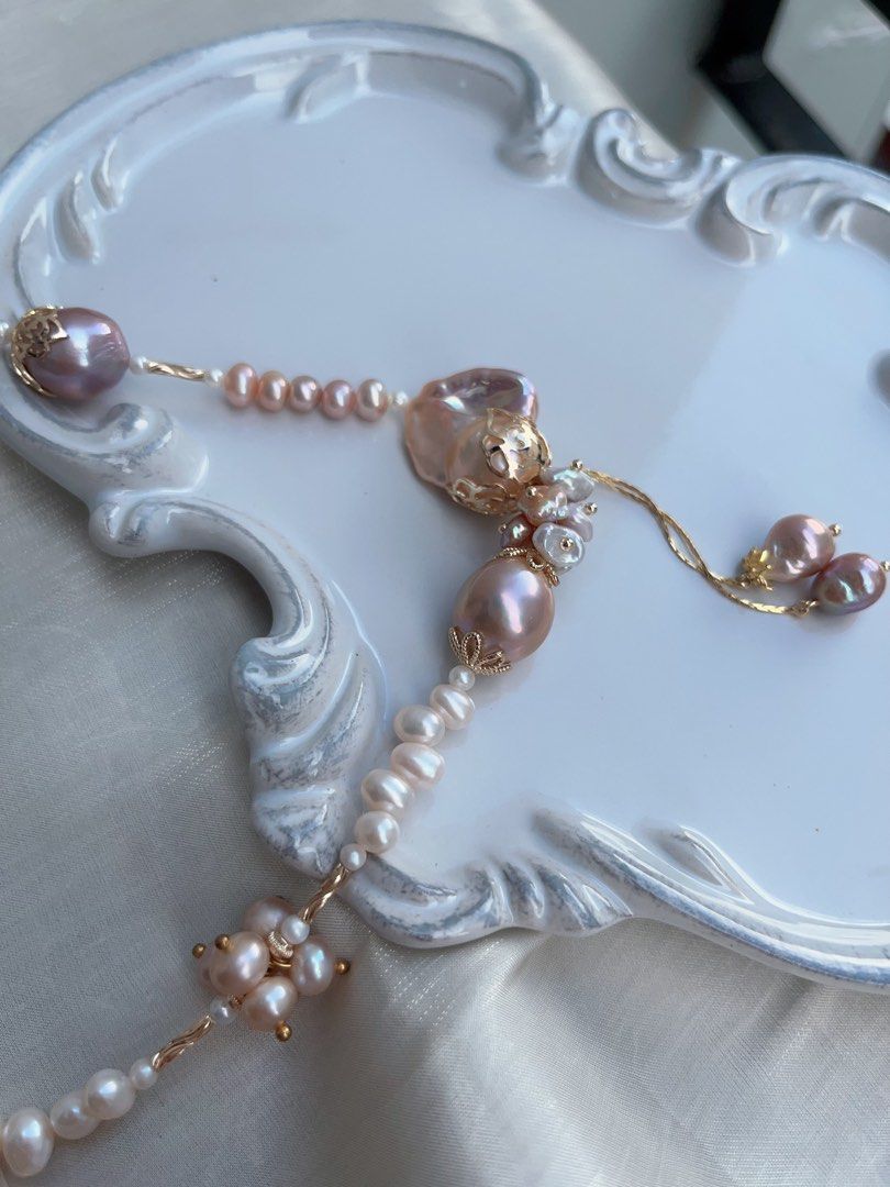 #PN941 [Floral Series] Freshwater Pearl Necklace | Big Fishtail Baroque | Avocado Lustre| 42cm| Excellent Lustre | Dangling Baroque | Petals| From the Sea to Your Jewelry Box