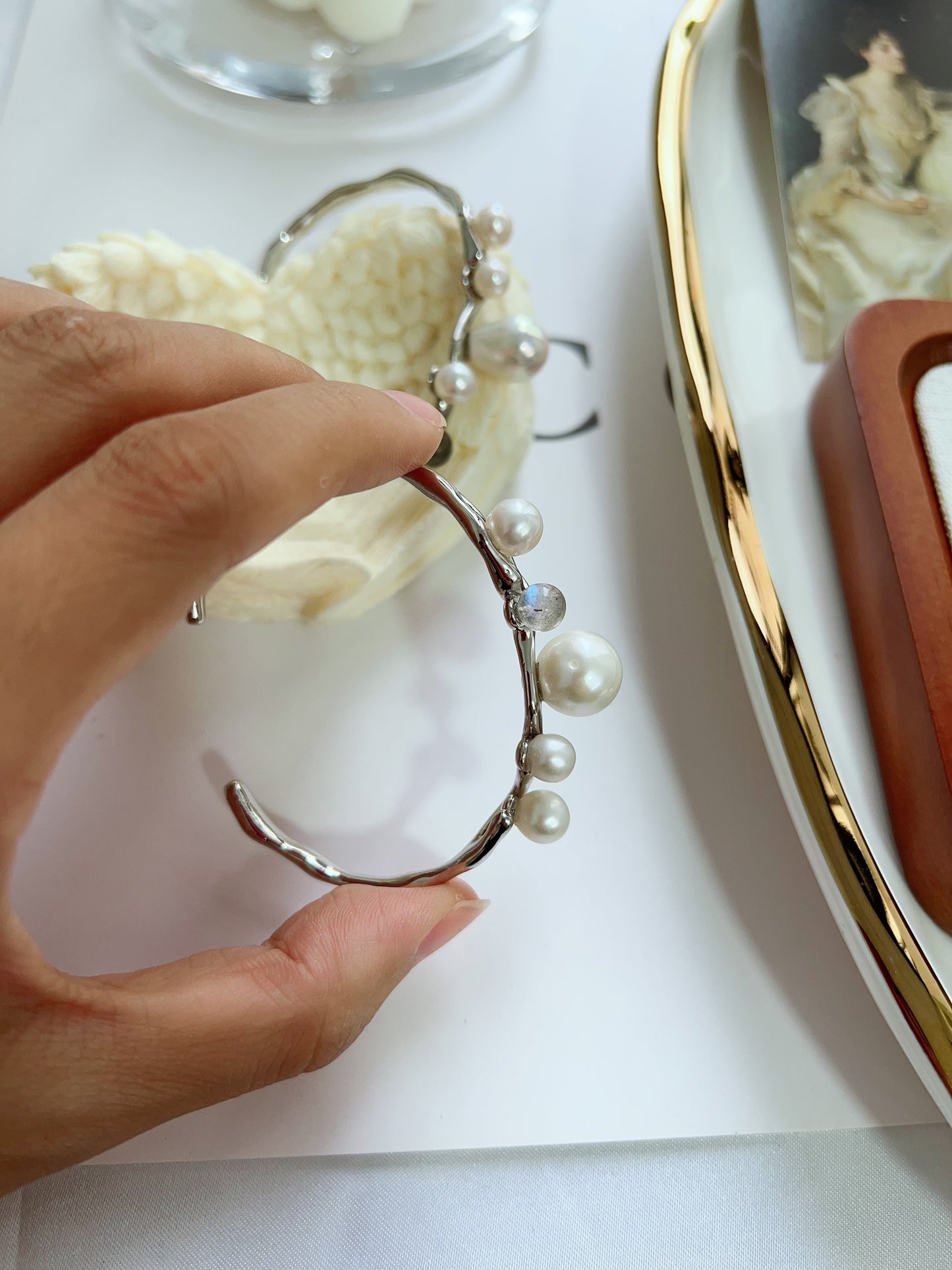 #B19 Freshwater pearl bangle lustrous pearl labradorite strong sheen titanium rust free adjustable