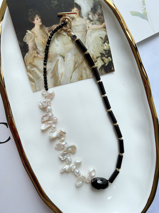 #PN1260 Freshwater pearl necklace 44cm white & black flower petal pearl onyx faceted barrel