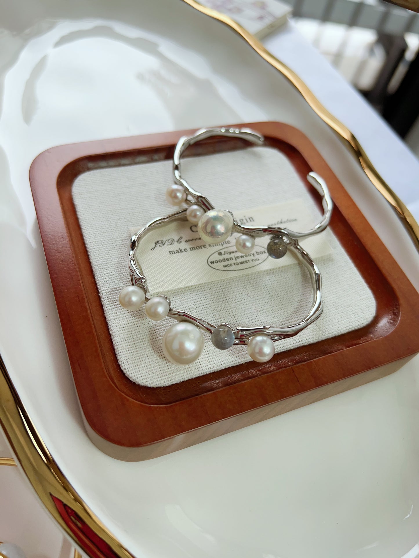 #B19 Freshwater pearl bangle lustrous pearl labradorite strong sheen titanium rust free adjustable