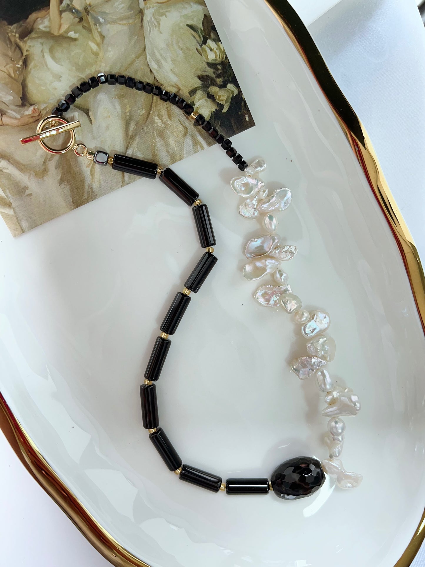 #PN1260 Freshwater pearl necklace 44cm white & black flower petal pearl onyx faceted barrel